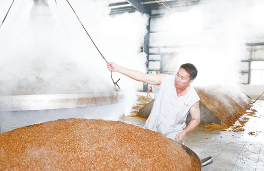 純糧古法  文化浸潤(rùn)增醇香